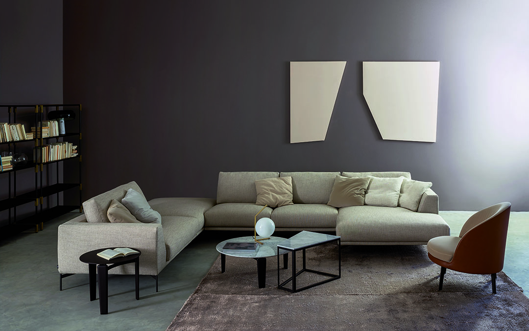 Hollywood chaise lounge